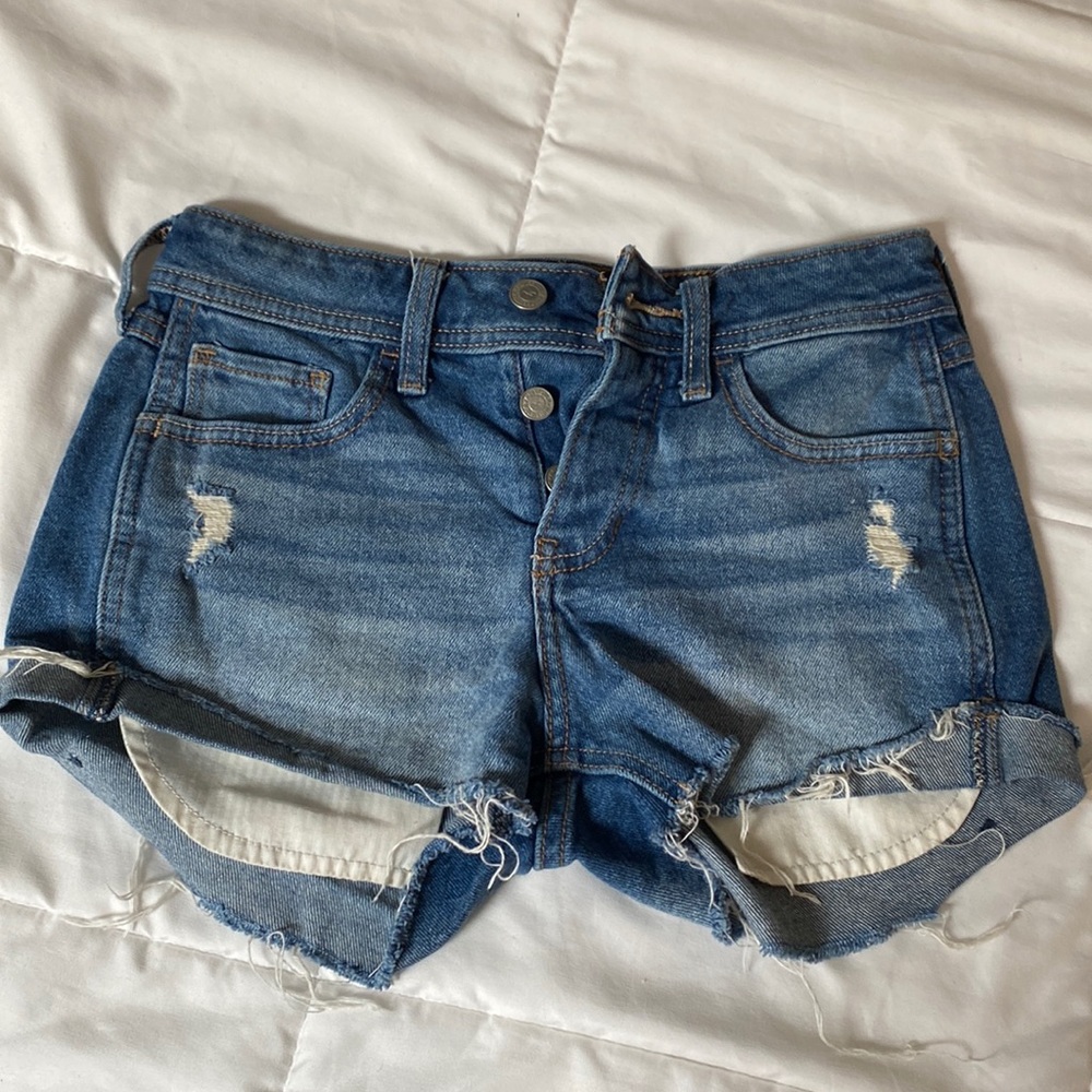Hollister Low-Rise Boyfriend Short